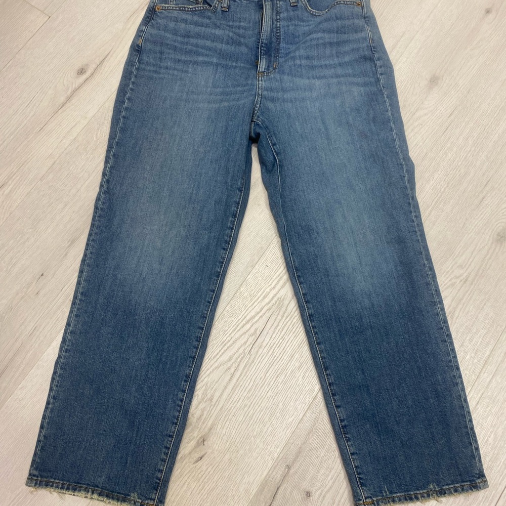 Universal Thread Women's Straight Leg Jeans - Dark Denim Wash